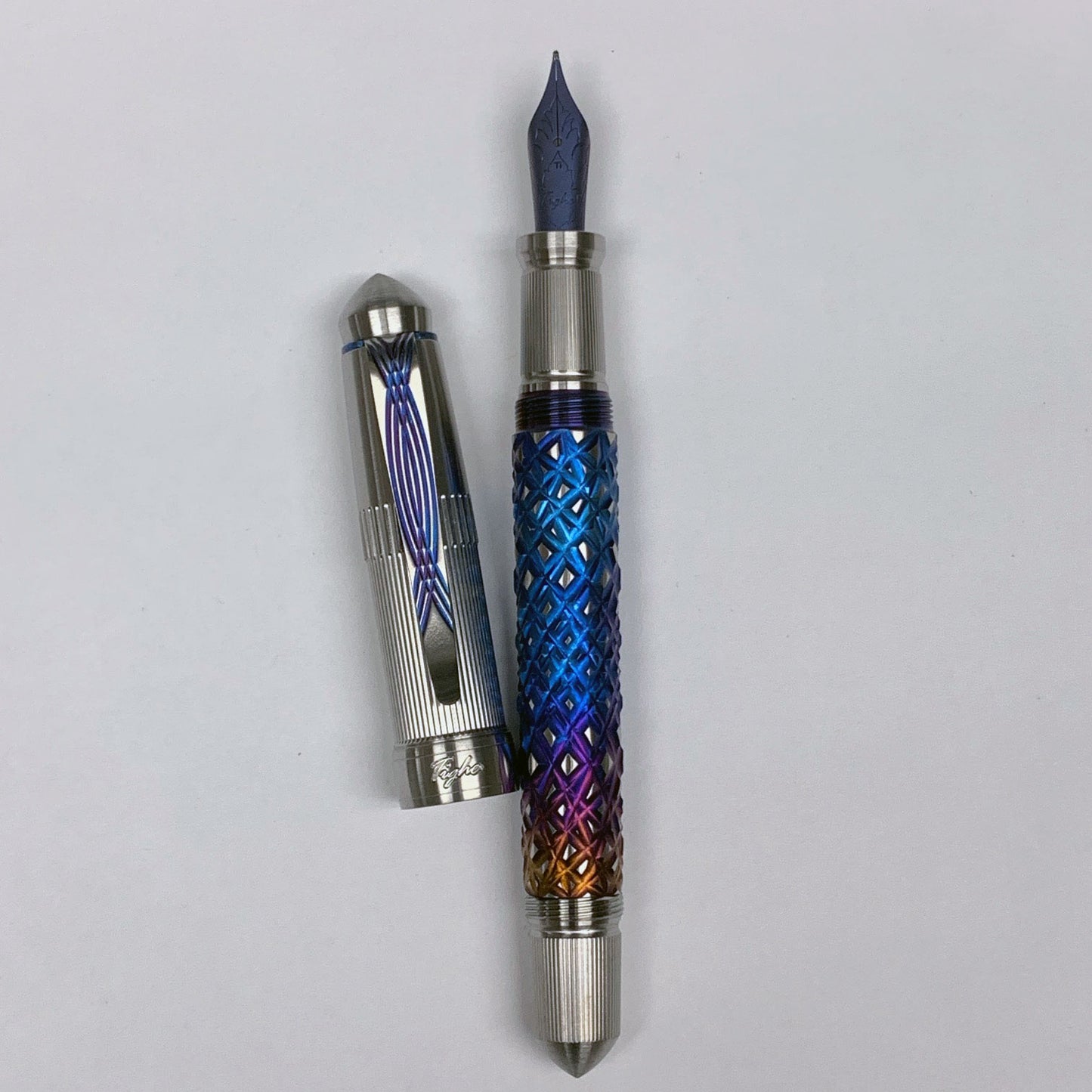 Reticulated Fire Crystal Fountain Pen