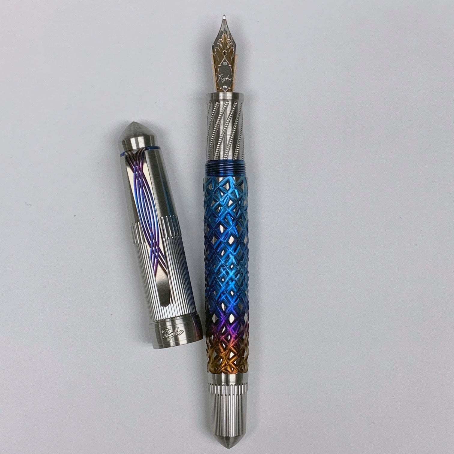 Reticulated Fire Crystal Fountain Pen - 18K Gold Nib Titanium – Grayson ...