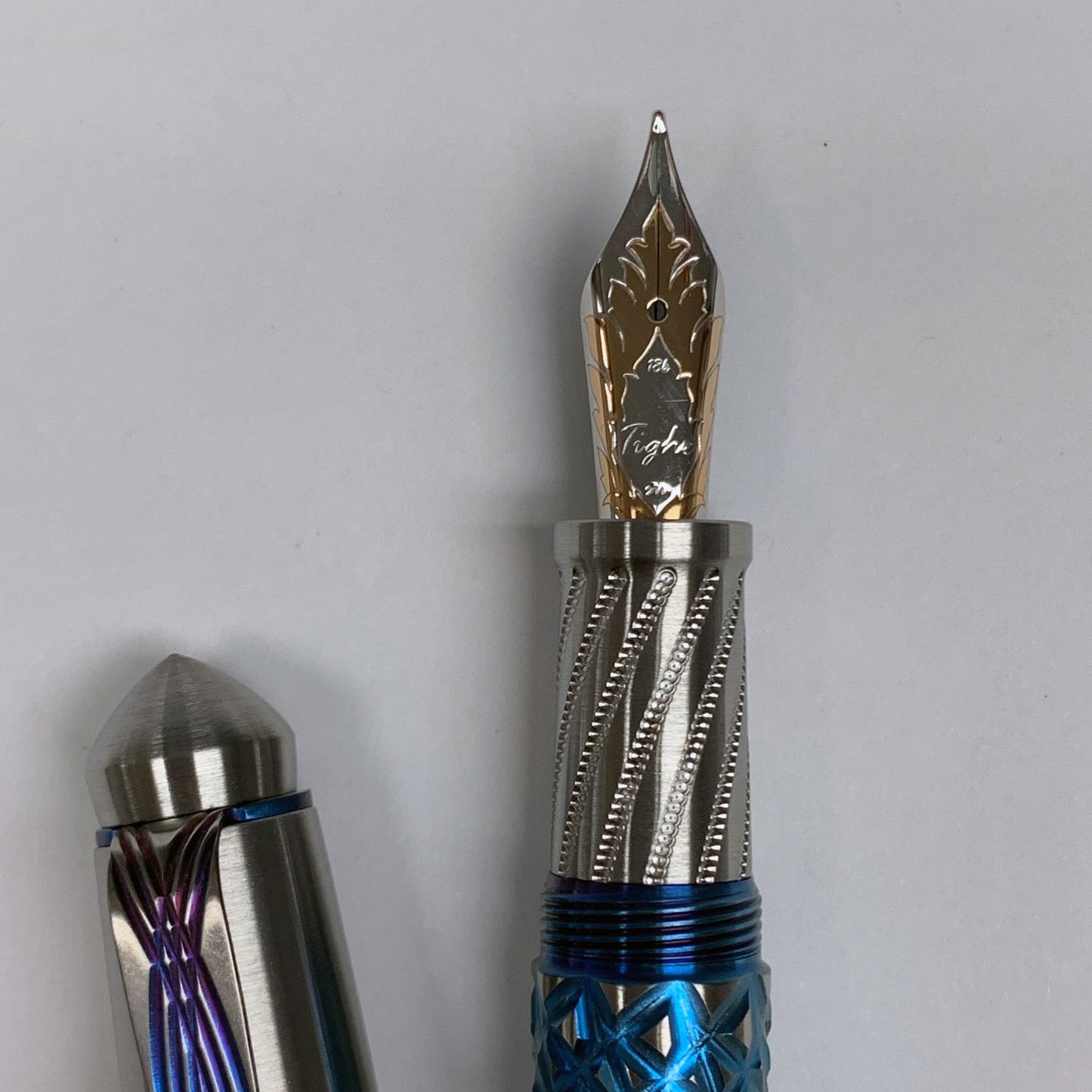 Reticulated Fire Crystal Fountain Pen