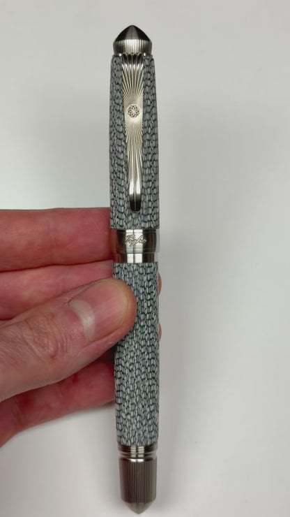Cracked Ice — White Fiberglass & Carbon Fiber Pen